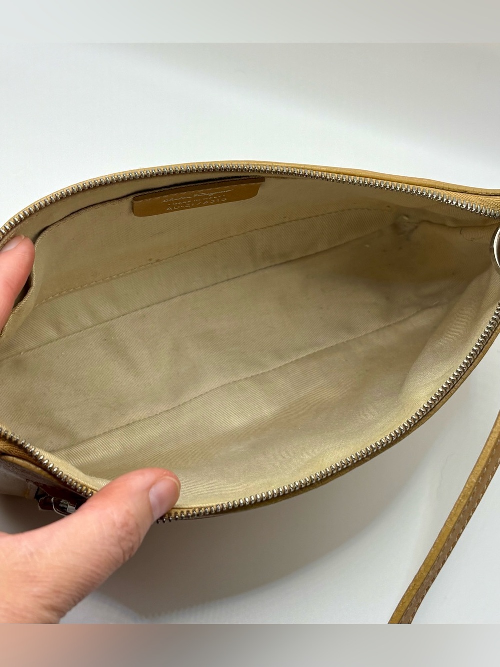 Vintage Salvatore Ferragamo Tan Leather Pouchette Shoulder Bag - Picture 15 of 16